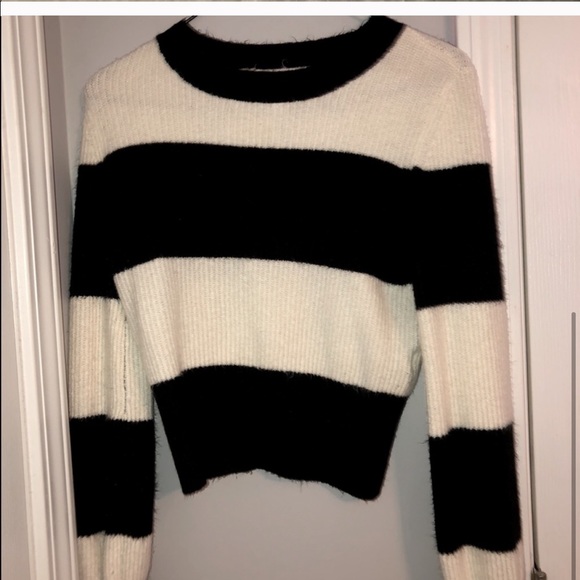 (9) American Eagle shirts - Picture 3 of 11